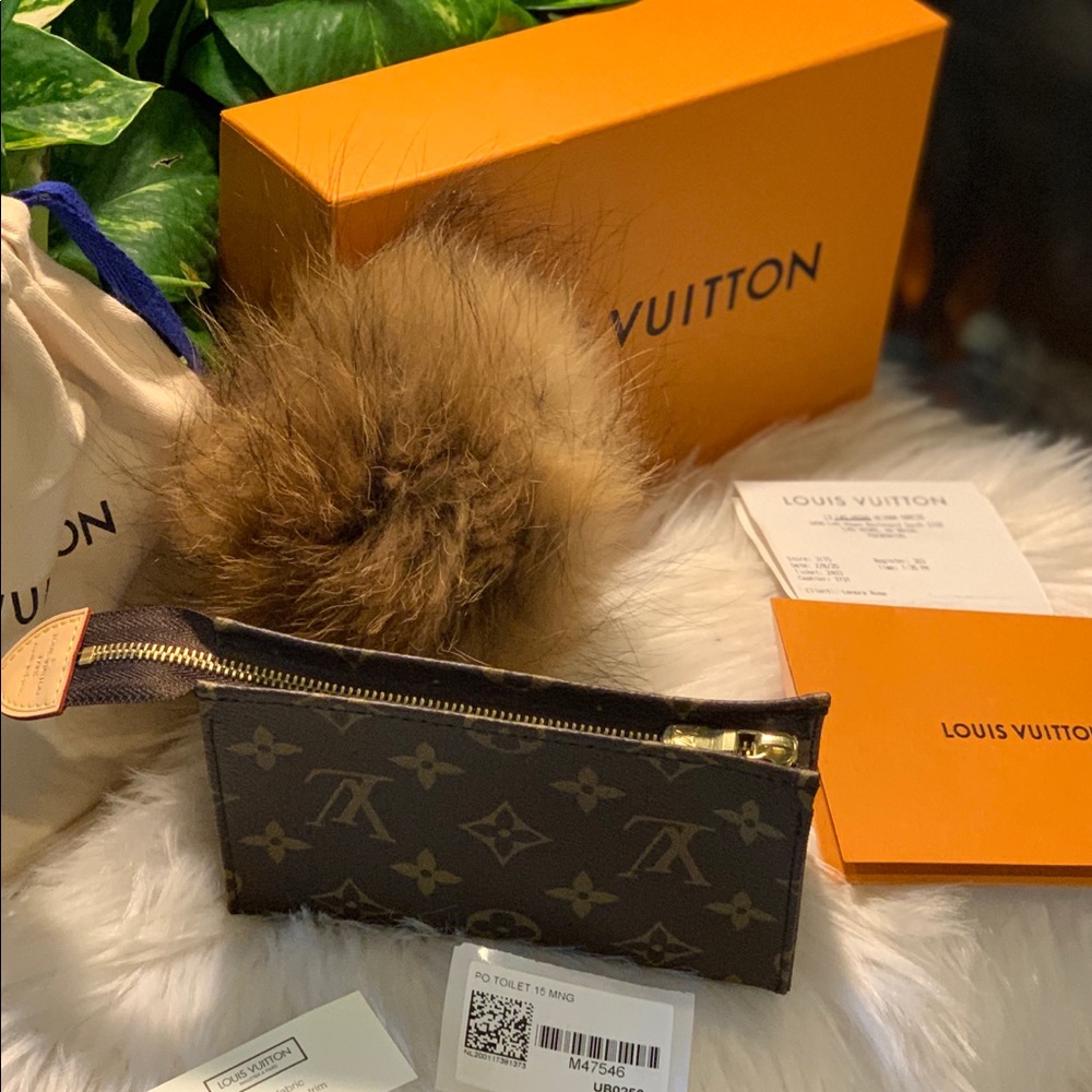 ❗️SOLD❗️Louis Vuitton Toiletry 15 - Picture 2 of 6